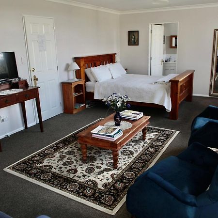 The Loft Bed And Breakfast Lago Lago Taupo Esterno foto