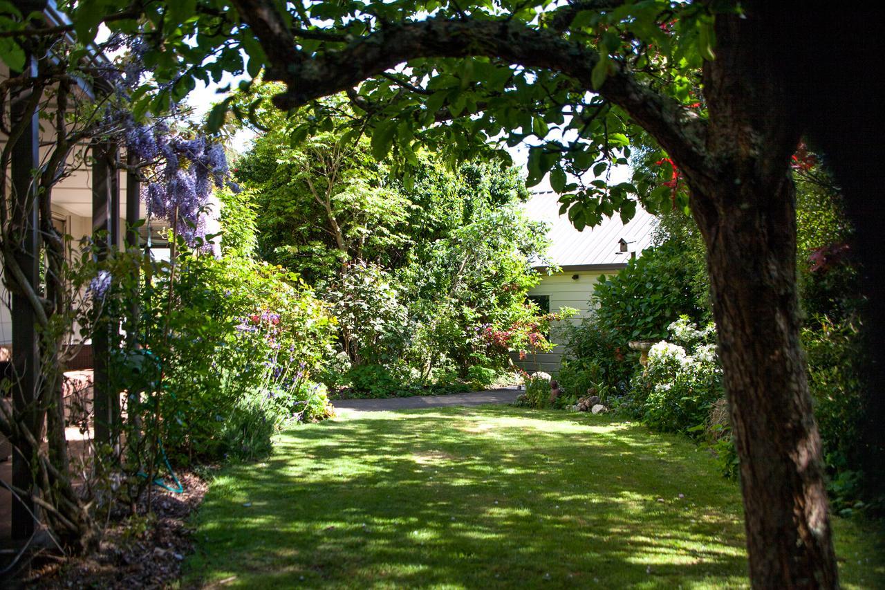 The Loft Bed And Breakfast Lago Lago Taupo Esterno foto